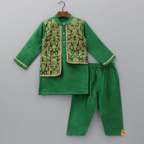 Pre Order: Attached Brocade Flap Green Kurta And Pyjama
