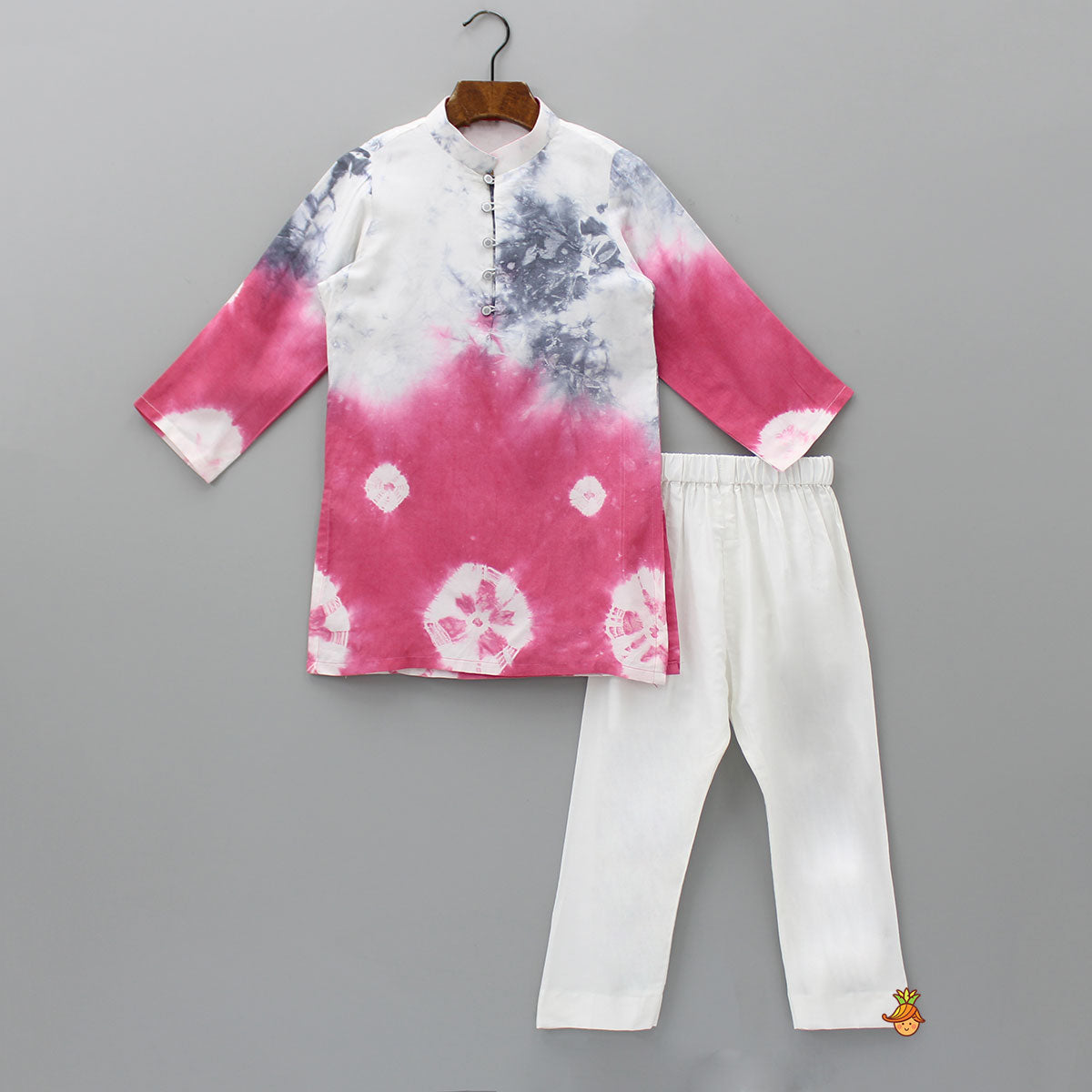 Pre Order: Multicolour Tie And Dye Spun Kurta With Off White Pyjama