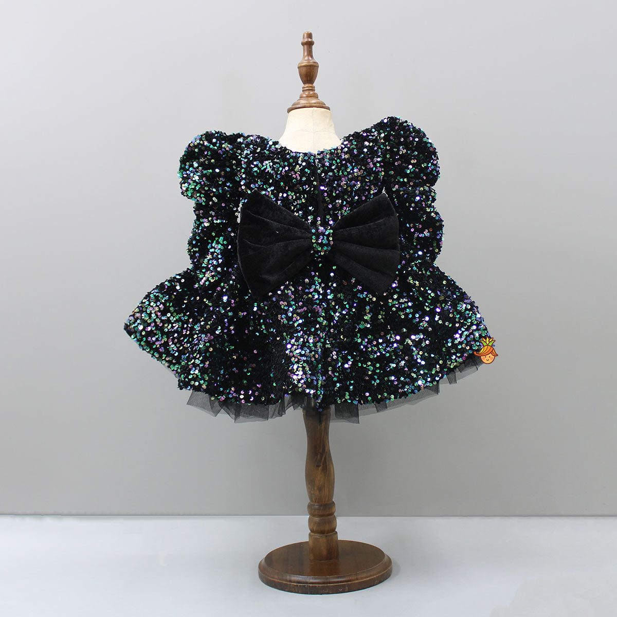 Puffed Sleeves Sequined Black Dress With Headband